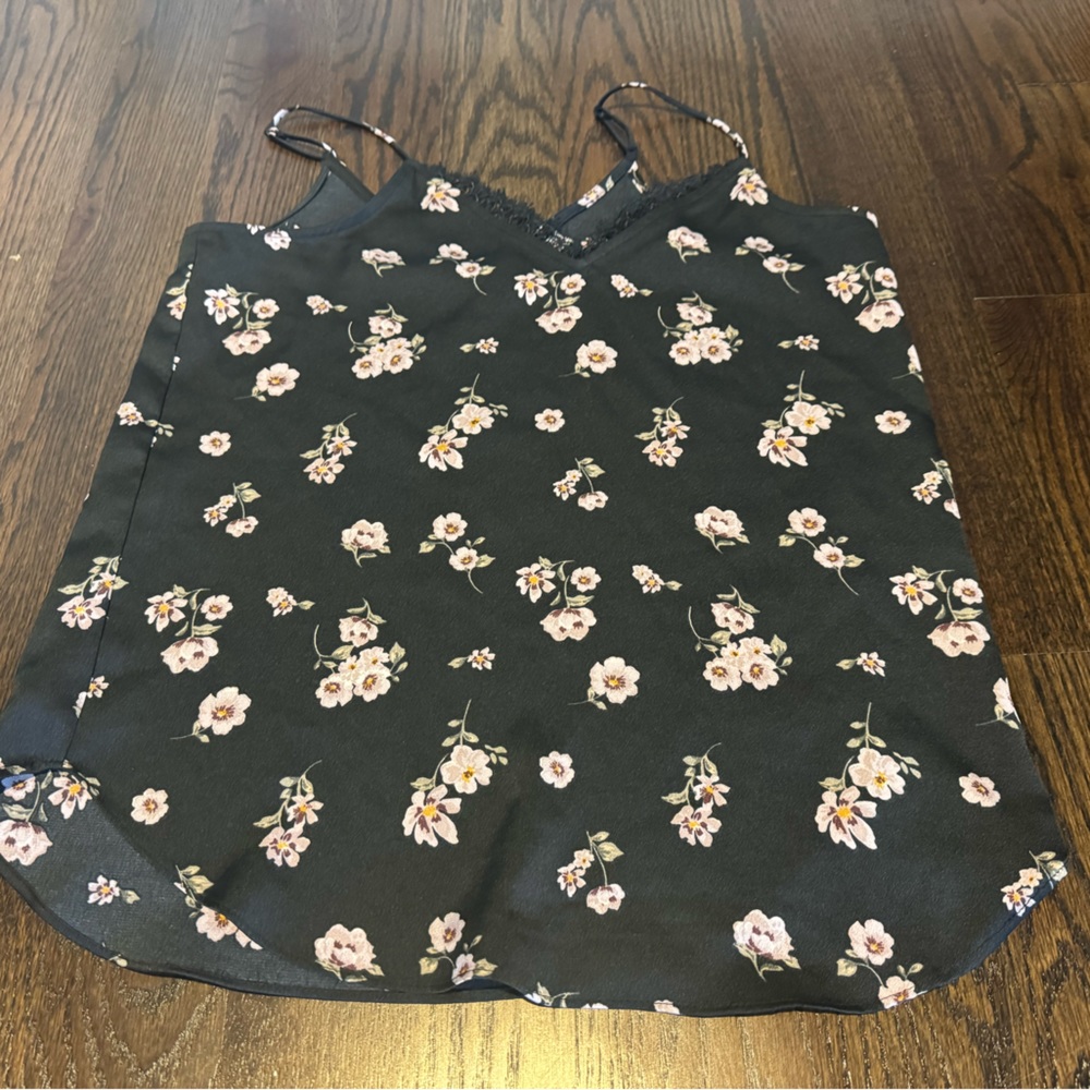 SO spaghetti strap tank small - Picture 2 of 4